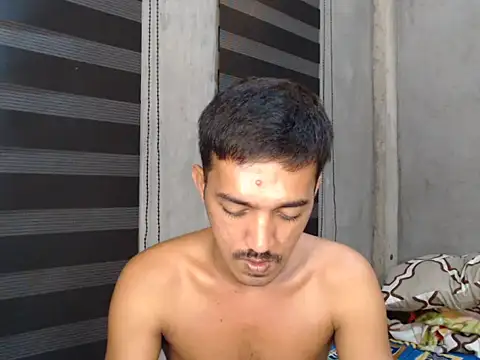 Snapshot of RowyCam chatting on 09-16-25, 04:30 RowyCam online show from 09-16-25, 04:30