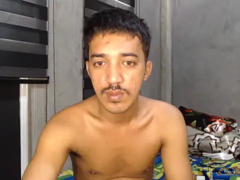 Snapshot of RowyCam chatting on 09-17-25, 06:26 RowyCam online show from 09-17-25, 06:26