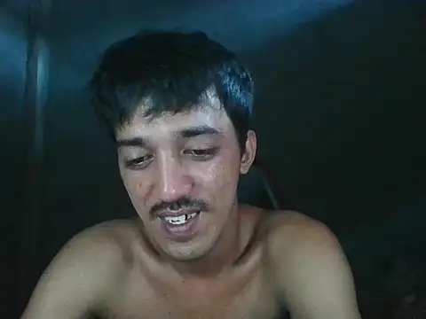 Snapshot of RowyCam chatting on 10-31-25, 12:07 RowyCam online show from 10-31-25, 12:07