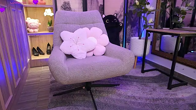 NamiKimura online show from 04-10-26, 07:10