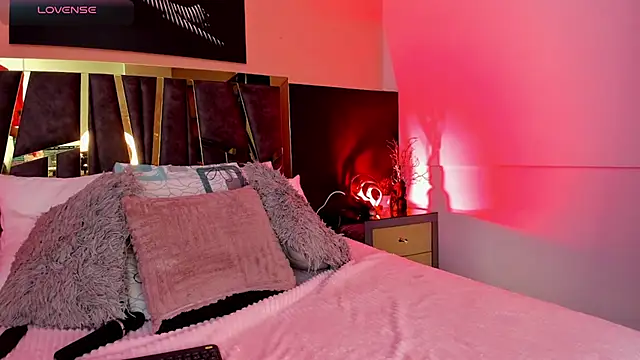 ScarletTorres online show from 11-04-25, 06:33