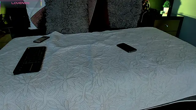 ScarletTorres online show from 12-14-25, 04:01