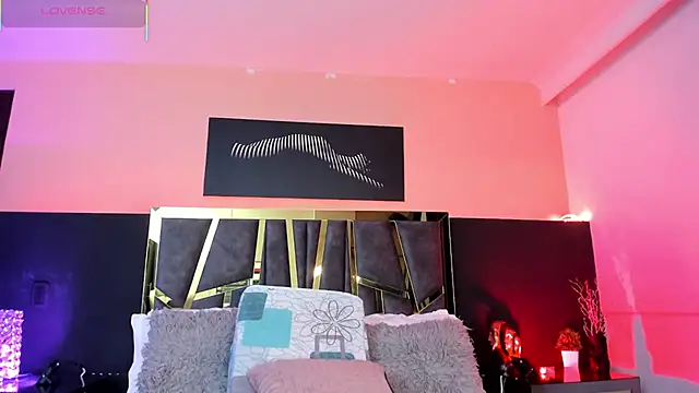 ScarletTorres online show from 11-17-25, 06:23