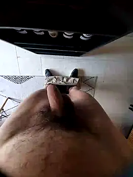 Snapshot of Henz007 chatting on 10-11-25, 04:19 Henz007 online show from 10-11-25, 04:19