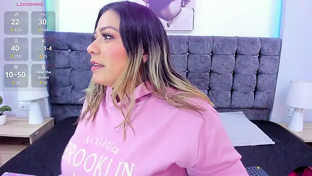 isabella horney  online show from 11-06-25, 08:24