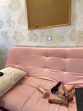 isabella horney  online show from 02-08-26, 12:03