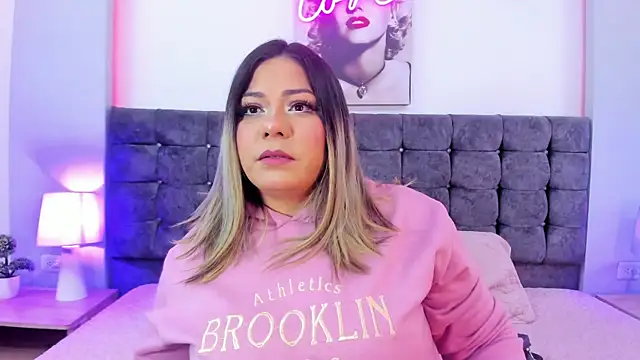 isabella horney  online show from 10-25-25, 05:57