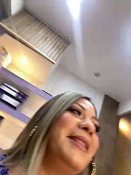 Snapshot of isabella_horney_ chatting on 03-23-26, 12:27 isabella horney online show from 03-23-26, 12:27