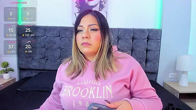 isabella horney  online show from 10-18-25, 06:21