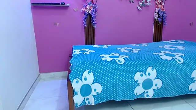 skinnybarbie022 online show from 04-10-26, 12:06