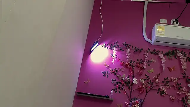 skinnybarbie022 online show from 10-09-25, 01:17