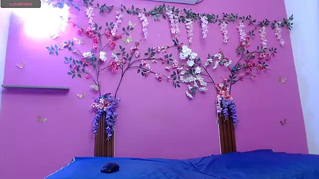 skinnybarbie022 online show from 06-22-26, 01:22