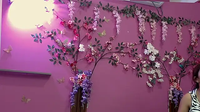 Snapshot of skinnybarbie022 chatting on 01-19-26, 12:03 skinnybarbie022 online show from 01-19-26, 12:03