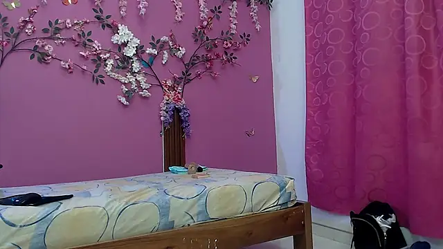 skinnybarbie022 online show from 09-10-25, 01:04