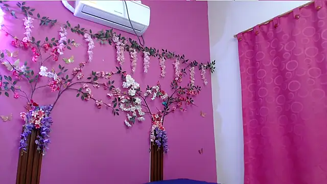 Snapshot of skinnybarbie022 chatting on 02-25-26, 02:01 skinnybarbie022 online show from 02-25-26, 02:01