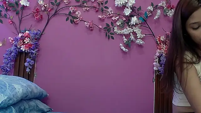 skinnybarbie022 online show from 11-13-25, 12:47