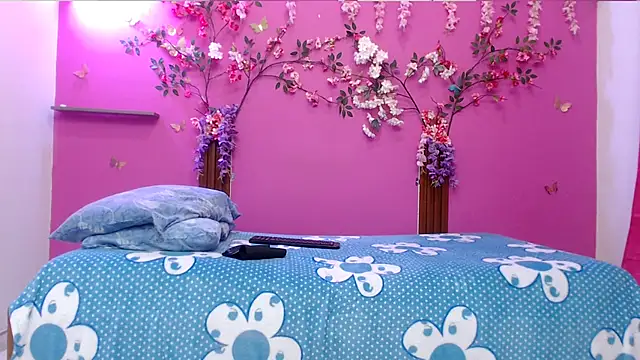 skinnybarbie022 online show from 03-07-26, 12:28