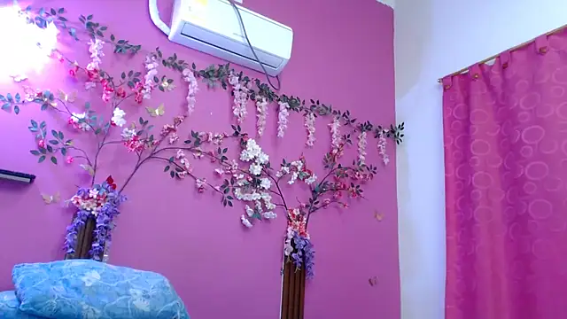 skinnybarbie022 online show from 04-24-26, 12:34