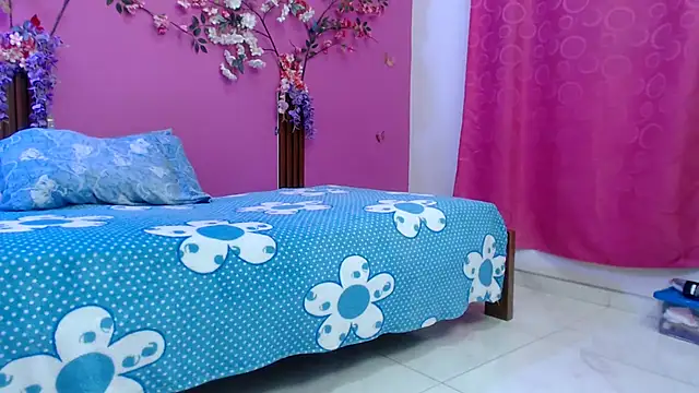 skinnybarbie022 online show from 04-26-26, 12:41