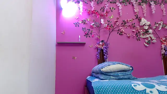 skinnybarbie022 online show from 06-04-26, 12:26