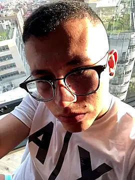 Kurtxxx22 online show from 12-22-25, 11:43