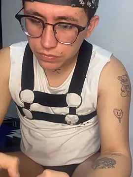 Kurtxxx22 online show from 11-25-25, 01:17