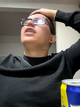 Snapshot of Kurtxxx22 chatting on 10-30-25, 04:55 Kurtxxx22 online show from 10-30-25, 04:55