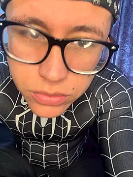 Snapshot of Kurtxxx22 chatting on 10-31-25, 03:52 Kurtxxx22 online show from 10-31-25, 03:52