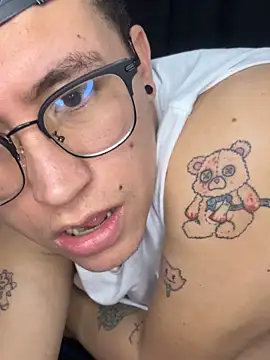 Kurtxxx22 online show from 11-24-25, 02:11