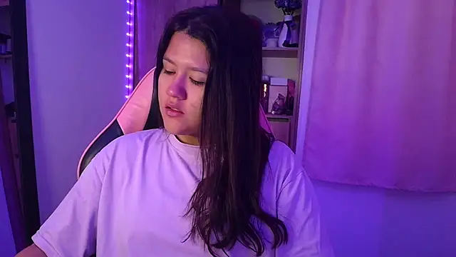 Oliviawatson1 online show from 05-09-26, 12:19