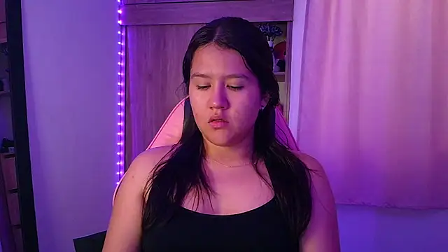 Oliviawatson1 online show from 05-27-26, 12:23