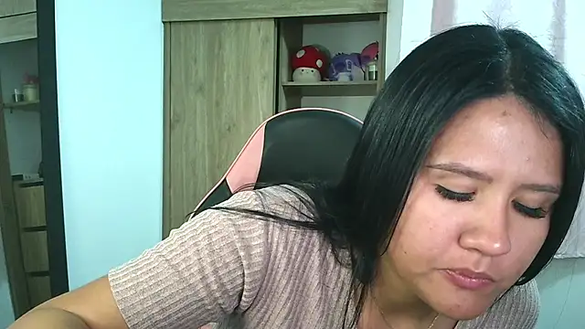 Oliviawatson1 online show from 10-29-25, 08:30