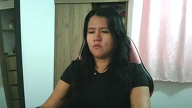 Oliviawatson1 online show from 11-12-25, 01:26