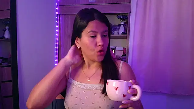 Oliviawatson1 online show from 05-02-26, 12:10