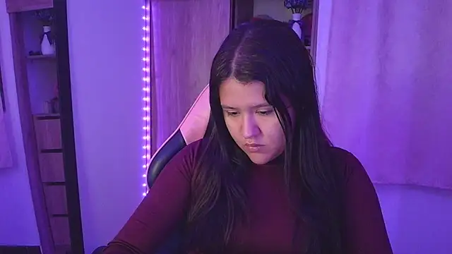 Snapshot of Oliviawatson1 chatting on 07-07-26, 11:03 Oliviawatson1 online show from 07-07-26, 11:03