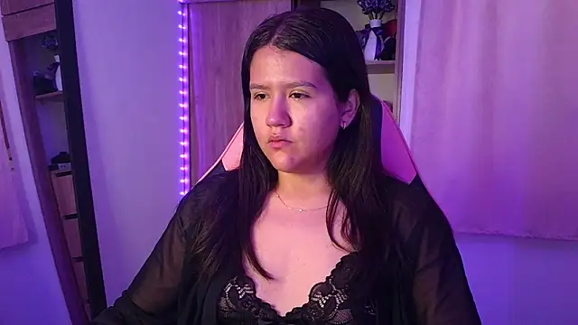 Oliviawatson1 online show from 05-17-26, 12:38