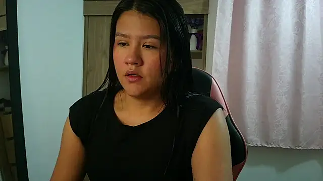 Oliviawatson1 online show from 03-09-26, 12:20