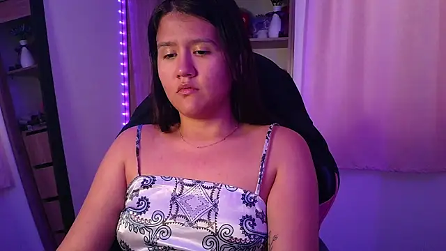 Oliviawatson1 online show from 04-19-26, 07:38