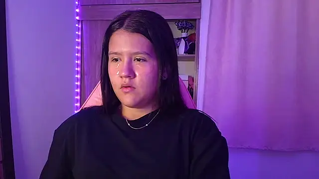Oliviawatson1 online show from 05-23-26, 12:04