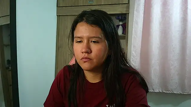 Oliviawatson1 online show from 04-01-26, 01:41