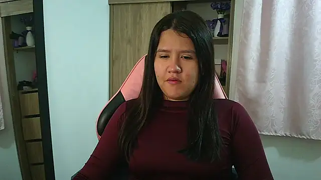 Oliviawatson1 online show from 05-04-26, 12:08