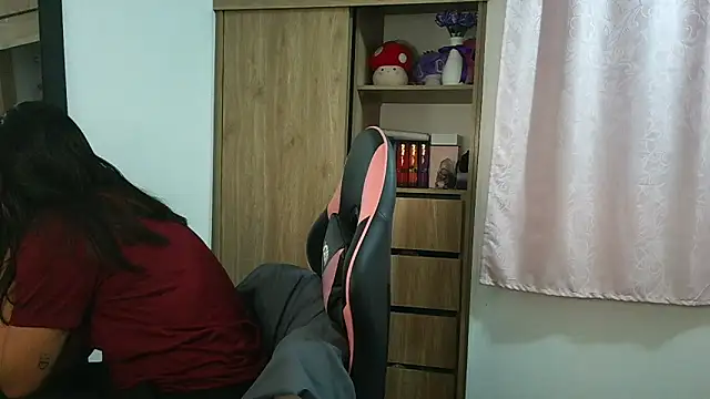 Oliviawatson1 online show from 04-01-26, 12:06