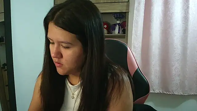 Oliviawatson1 online show from 06-02-26, 12:27