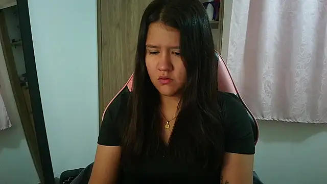 Oliviawatson1 online show from 04-08-26, 12:28