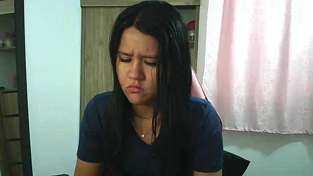 Oliviawatson1 online show from 11-03-25, 01:15