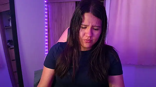 Oliviawatson1 online show from 04-13-26, 12:42