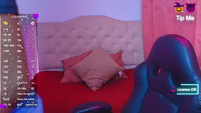 lailahdark online show from 10-23-25, 04:44