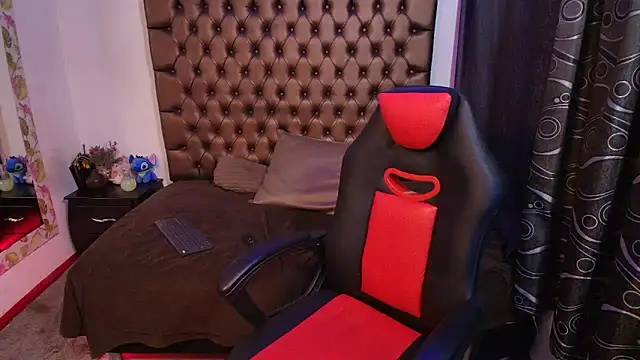 lailahdark online show from 02-20-26, 06:26