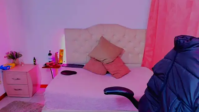 lailahdark online show from 11-09-25, 04:05