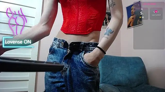 Snapshot of princess_sarita1 chatting on 07-12-26, 01:50 princess sarita1 online show from 07-12-26, 01:50